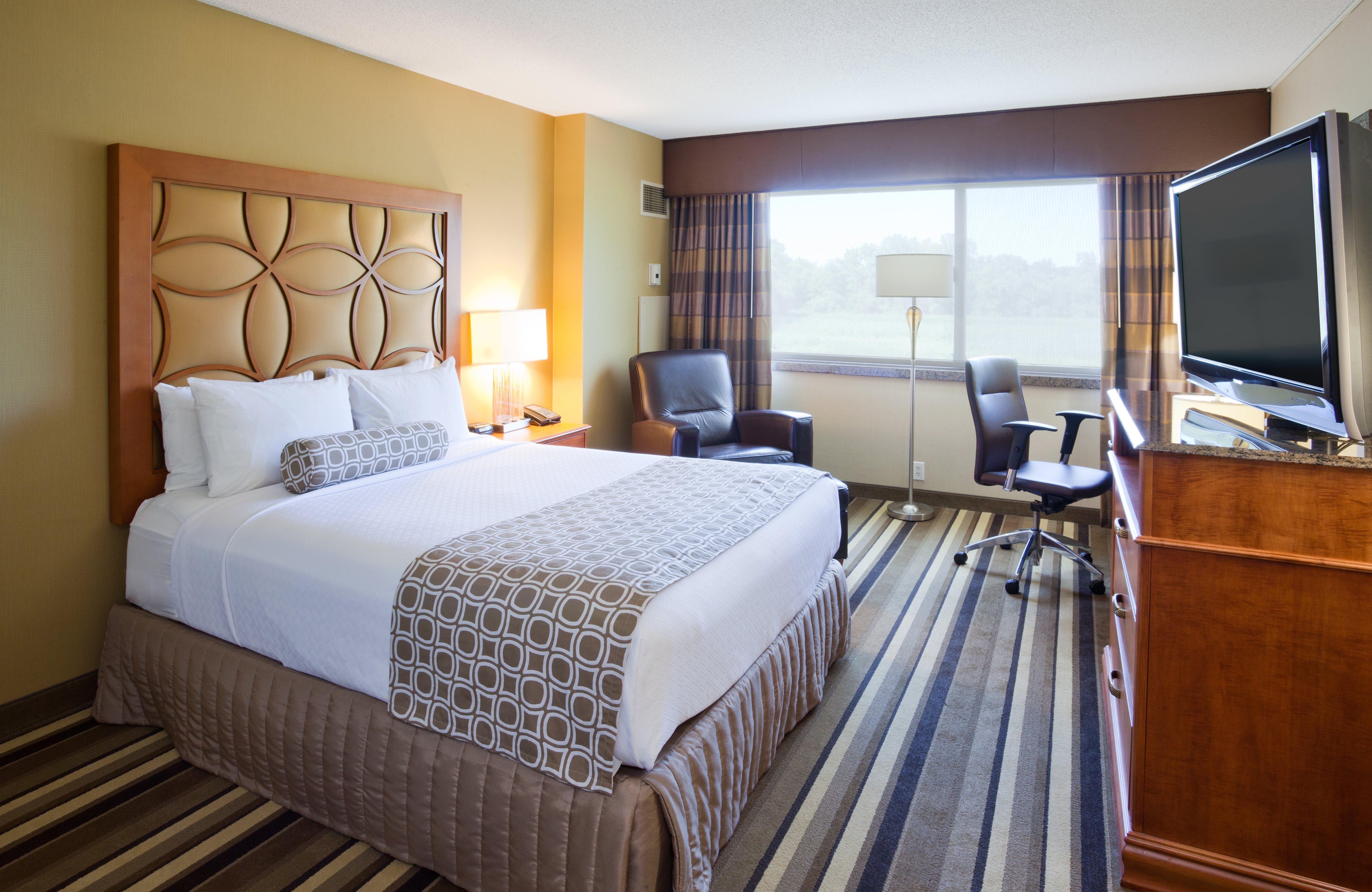 Crowne Plaza Minneapolis West By Ihg 3*