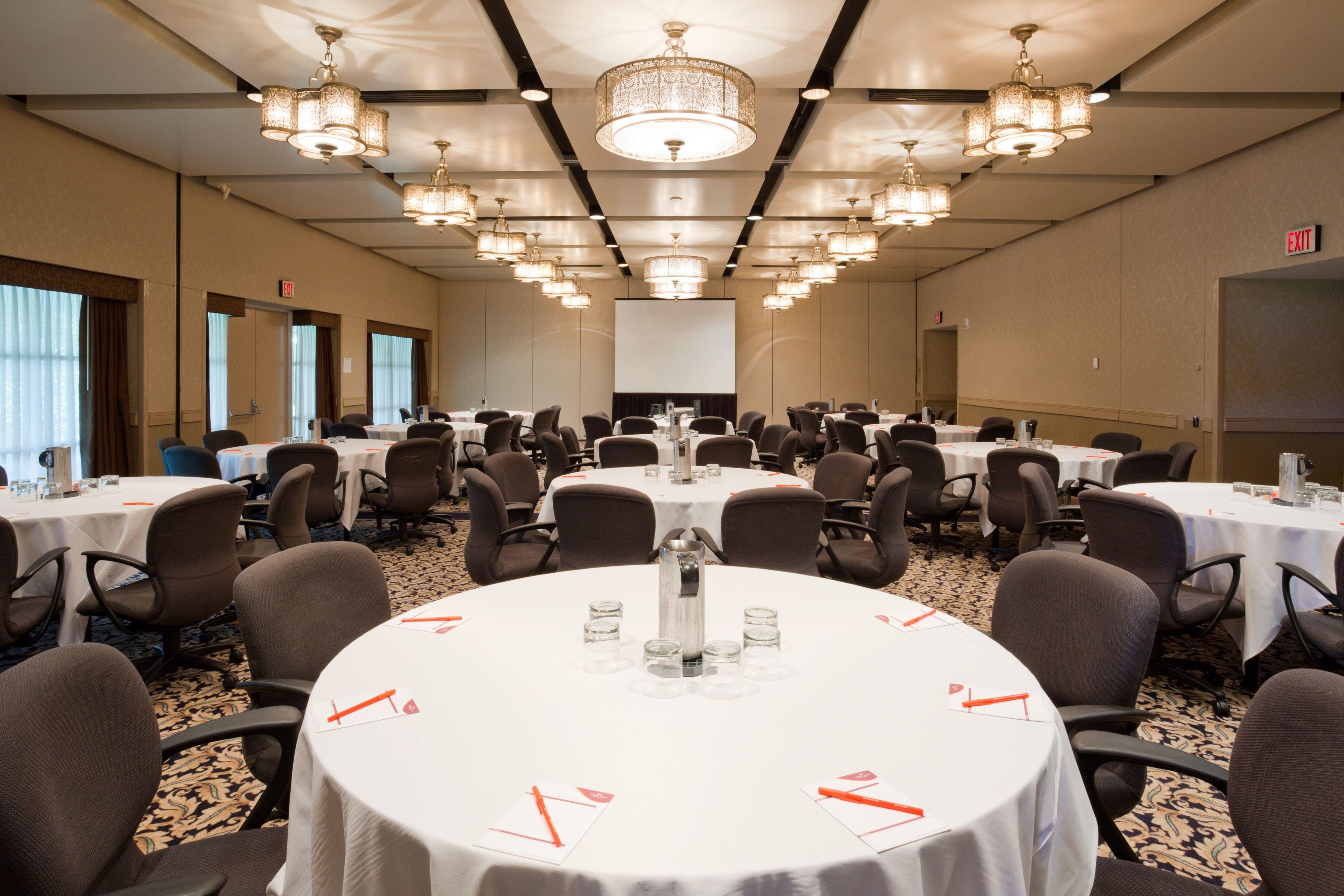 Crowne Plaza Minneapolis West By Ihg 3*